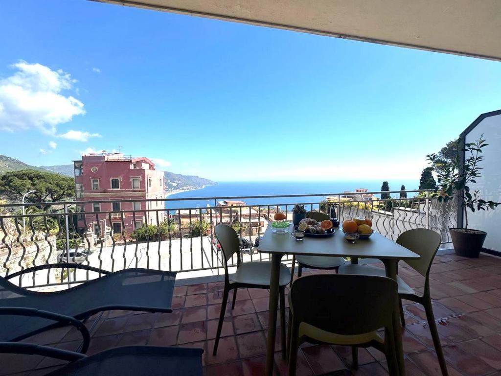 Dama View By Holidays Appartement